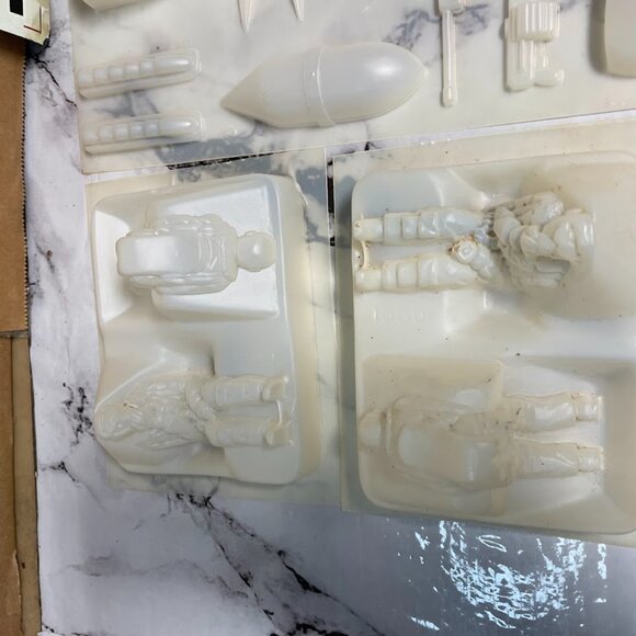 1/16 Junkers JU-87B Stuka Giant Scale Airplane Model Kit - Guillows 1002 PARTS - Picture 5 of 13